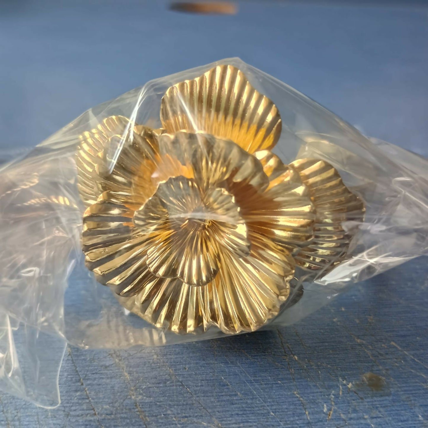 whl172_80681_flower_cuff_kada_1405719