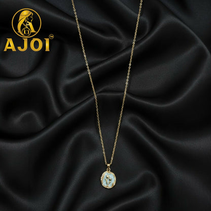 Luxe Gold Pendant Necklace