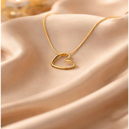 Elegant Gold Heart Pendant Necklace for Women – Minimalist Love Charm Jewelry