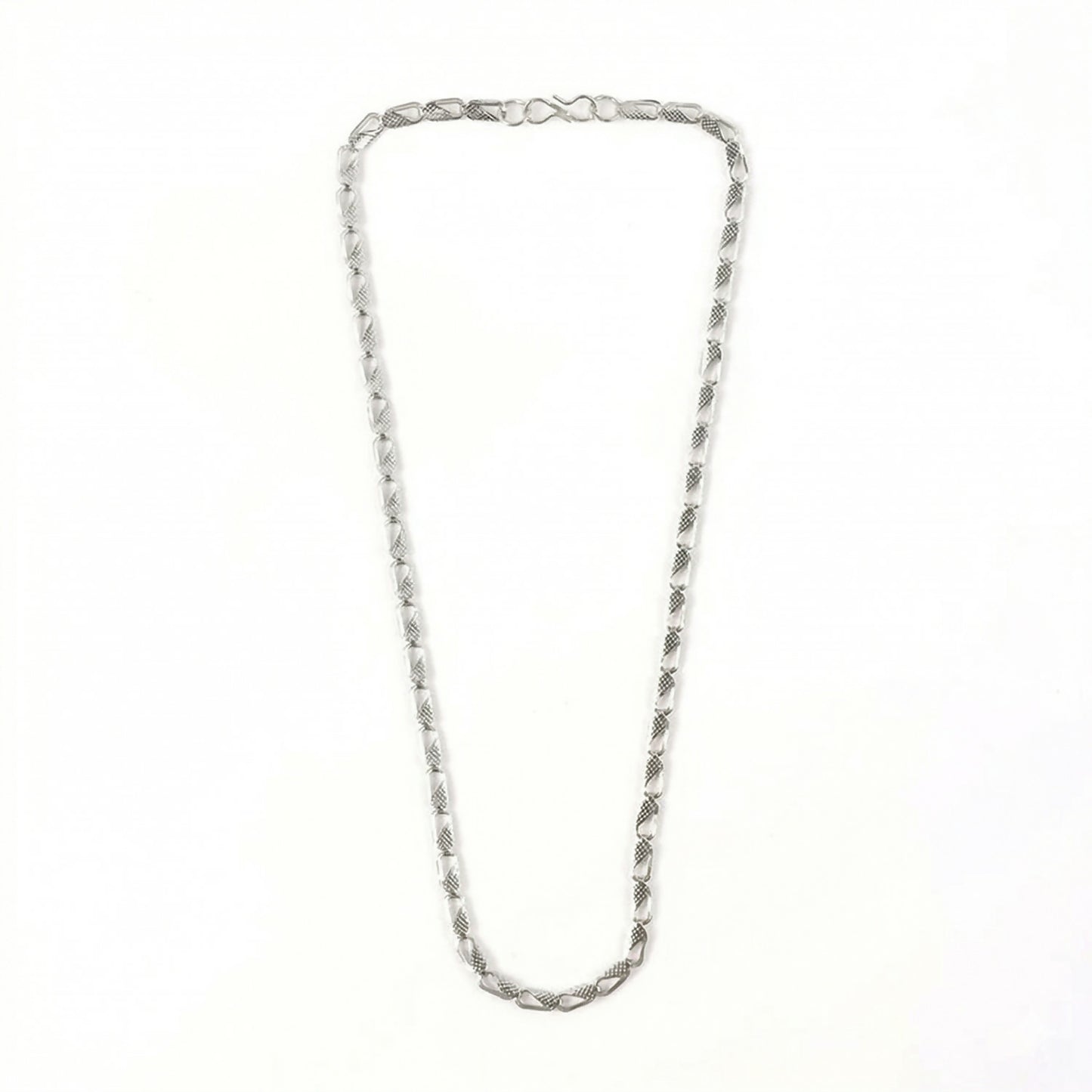 Textured interlocking silver chain necklace styled for women