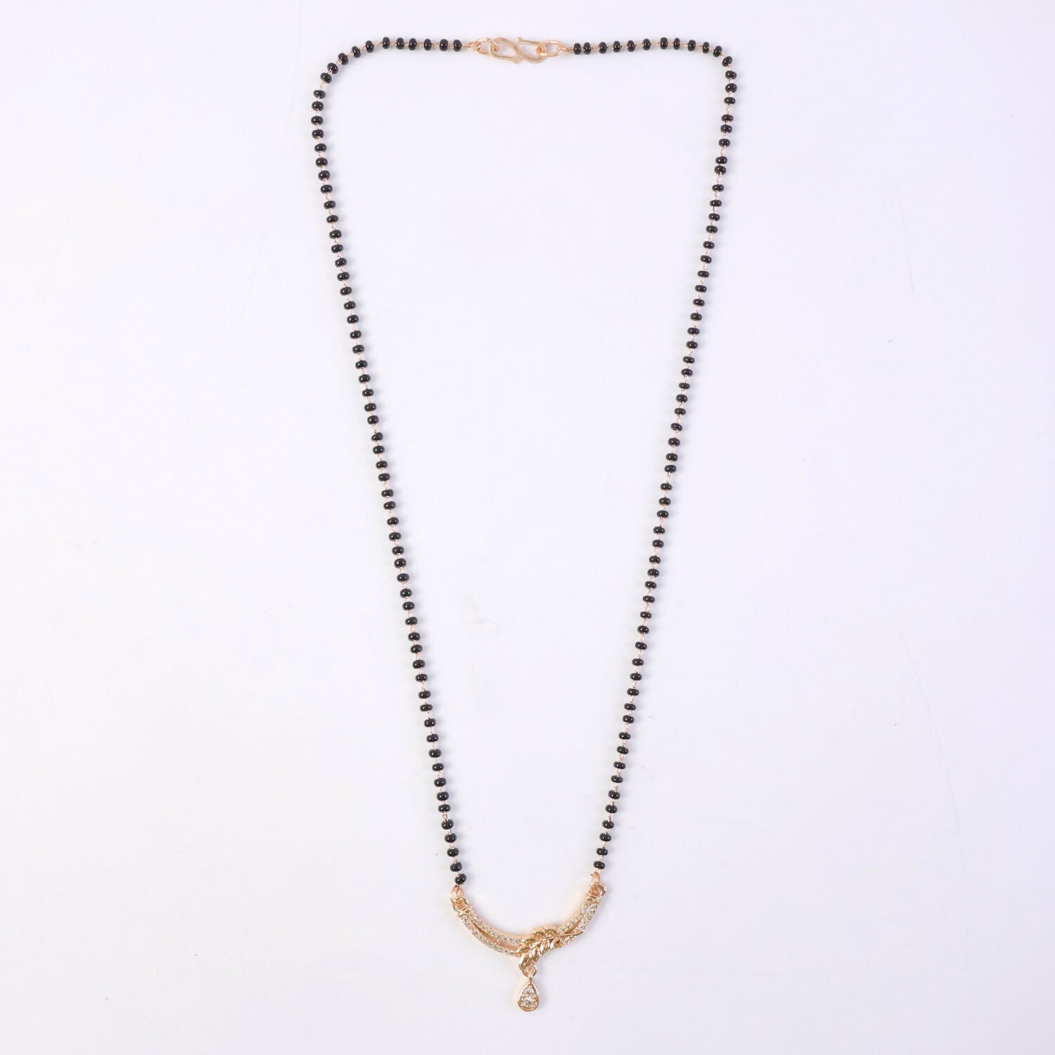 Stylish mangalsutra for daily wear with elegant teardrop pendant