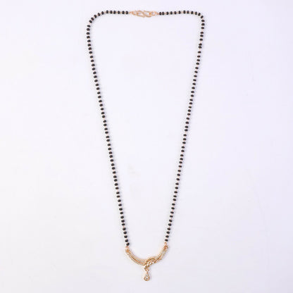 Stylish mangalsutra for daily wear with elegant teardrop pendant