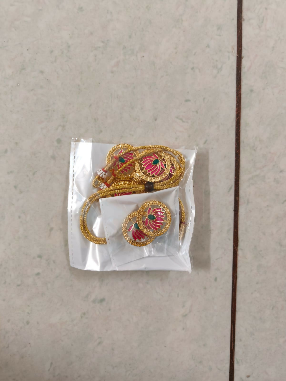 Heavy R Gold-Tone Traditional Filigree Choker Set