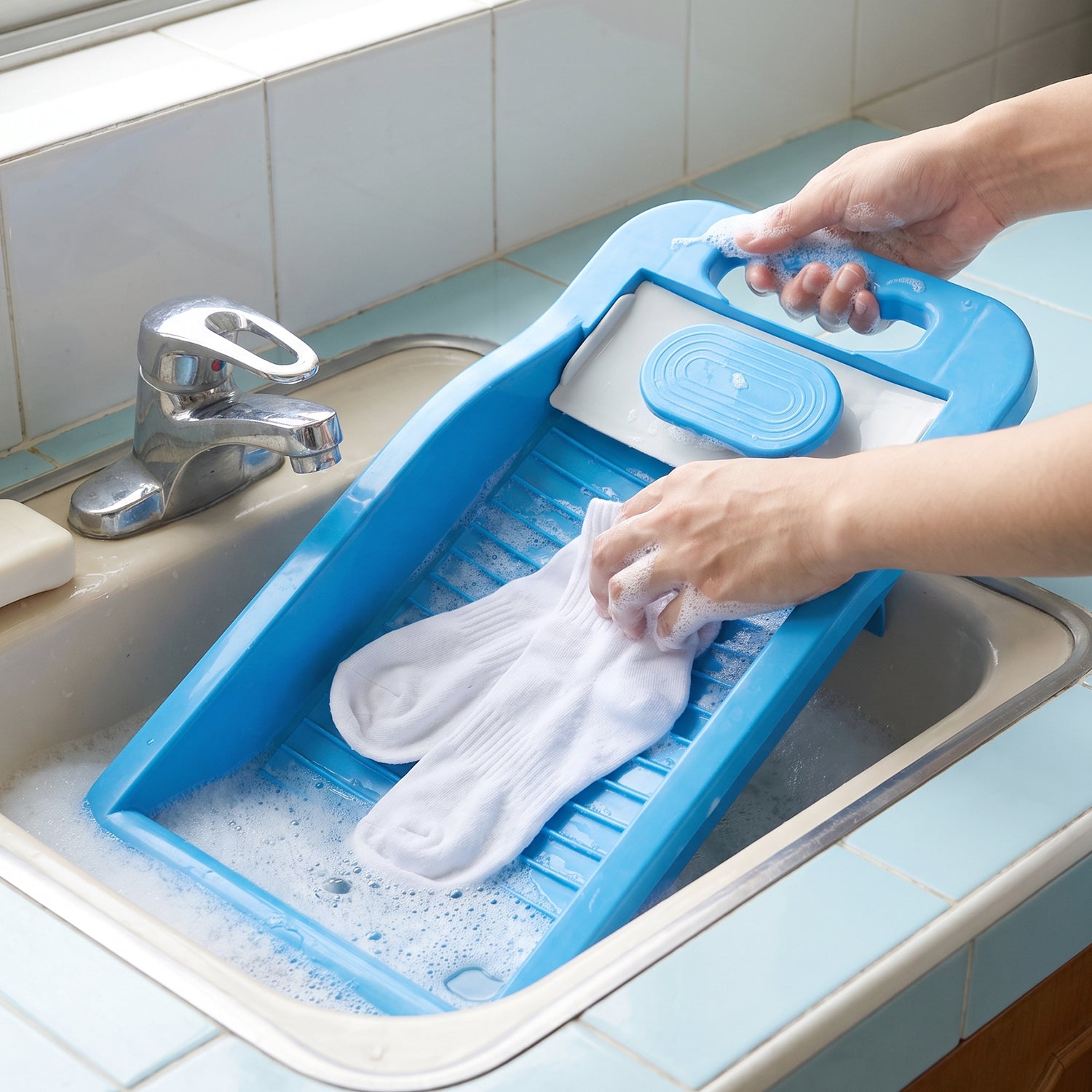 Portable Plastic Mini Washing Board with Soap Holder for Socks Laundry (1 Pc)