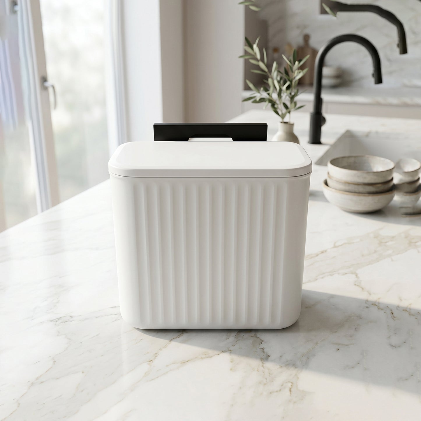 Portable Plastic Kitchen Dustbin side view