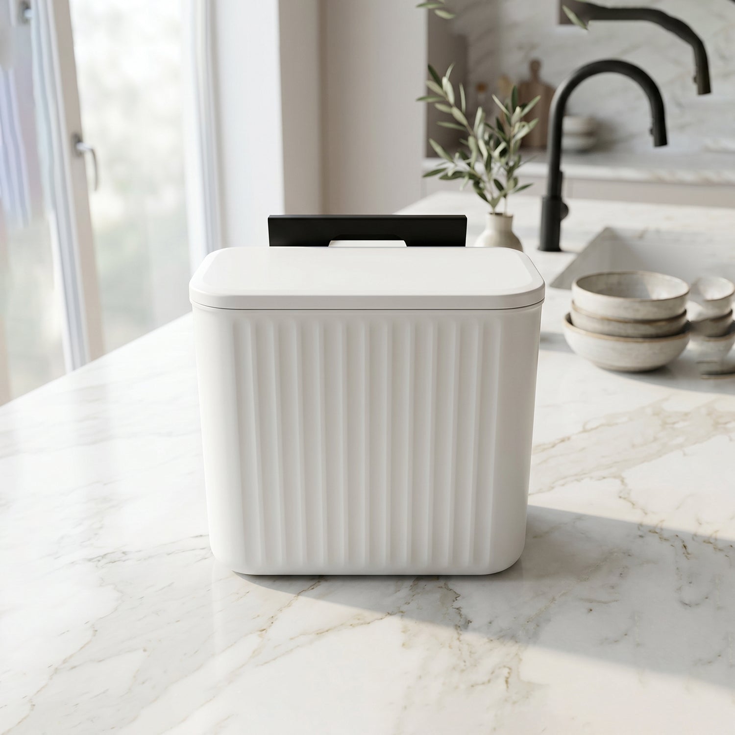 Portable Plastic Kitchen Dustbin side view