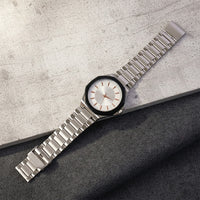 Classic Analog Wrist Watch with Stainless Steel Strap & Minimalist Dial Design