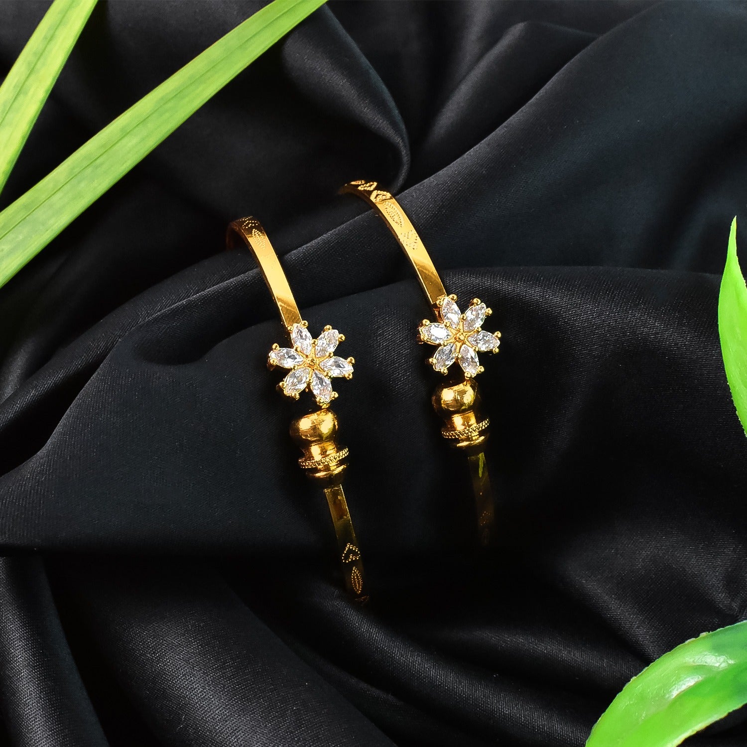 Elegant Golden Bangles (1 Pair)