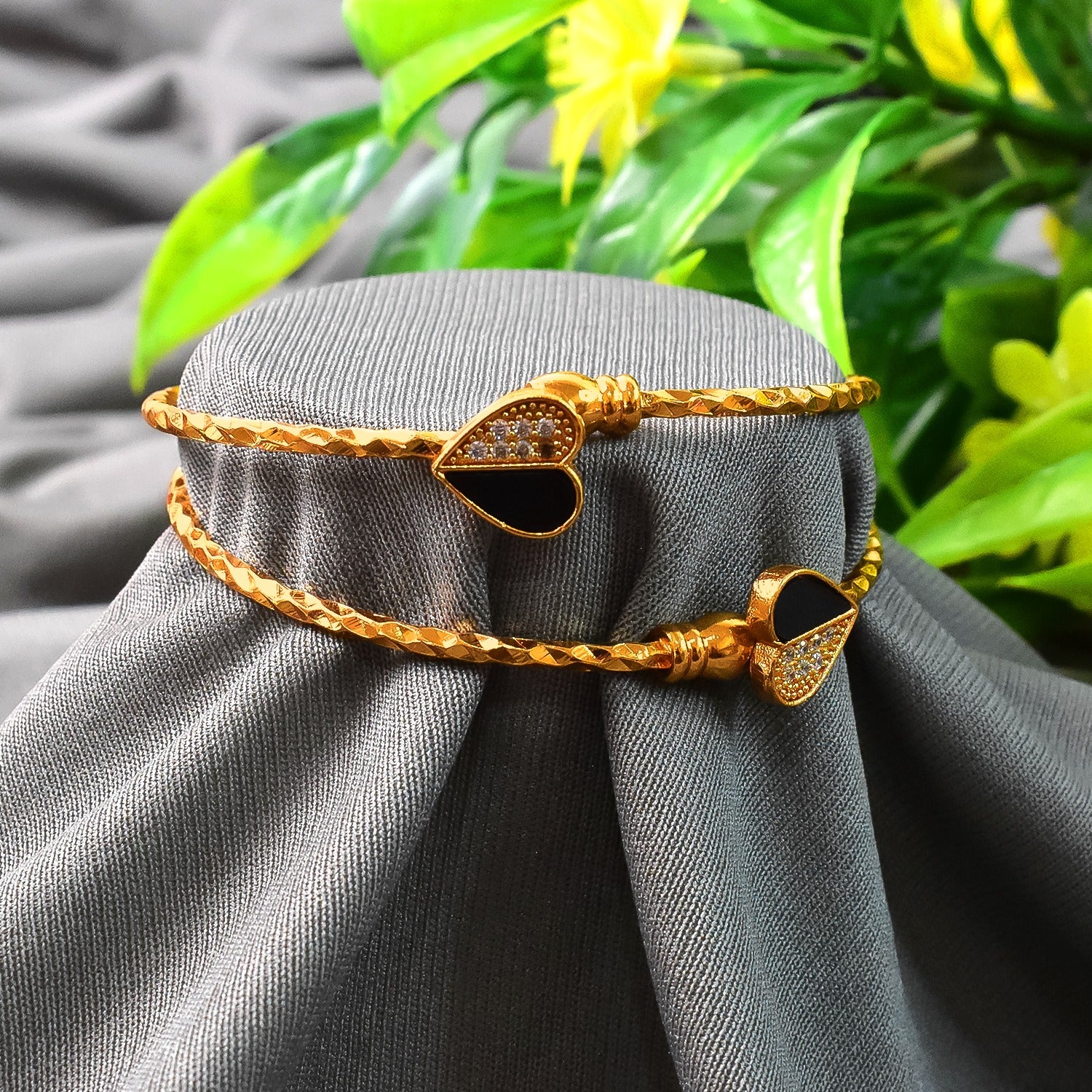 Elegant Golden Bangles (1 Pair)