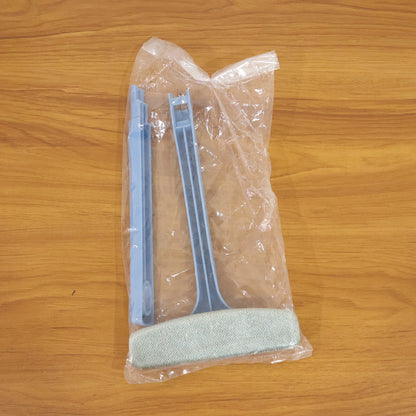 Window Mesh Cleaning Tool close-up on brush head