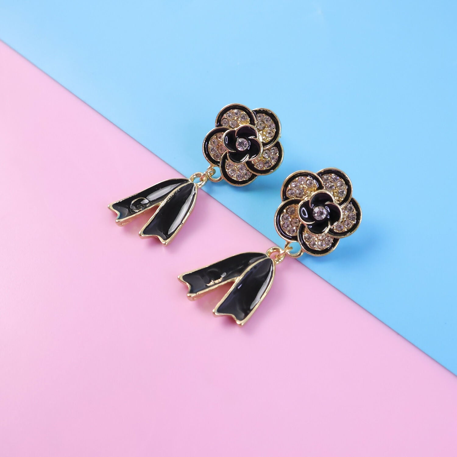 Elegant Korean Style Leaf Pearl Stud Earrings for Women – Gold Plated Designer Party & Daily Wear Earrings