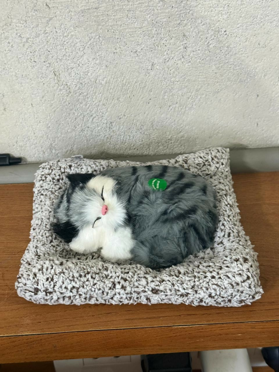 Sleeping Cat Showpiece for Home & Car Dashboard Decor | Soft Fur Look