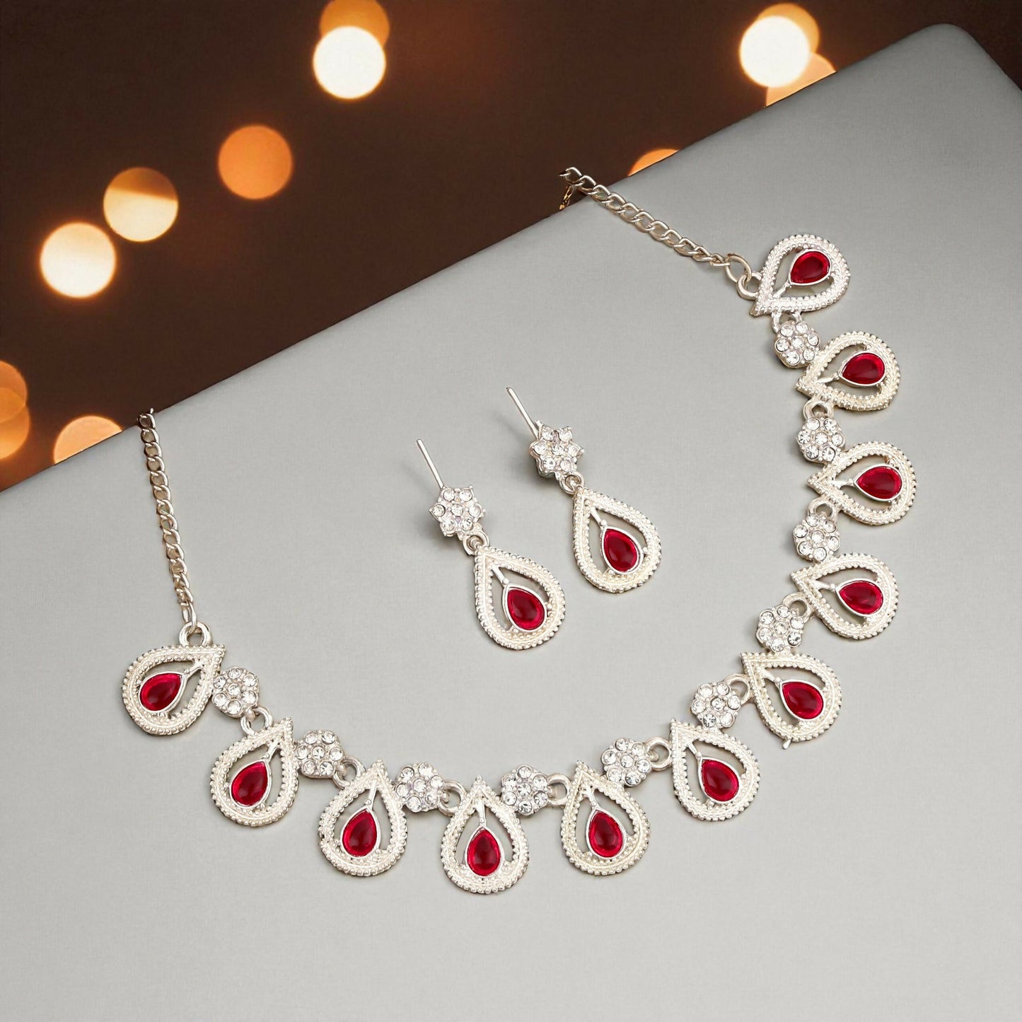 Rustic Oxidized Silver Emerald Scallop Choker Set