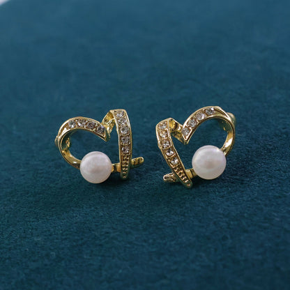 Elegant Pearl & Crystal Heart Design Stud Earrings for Women