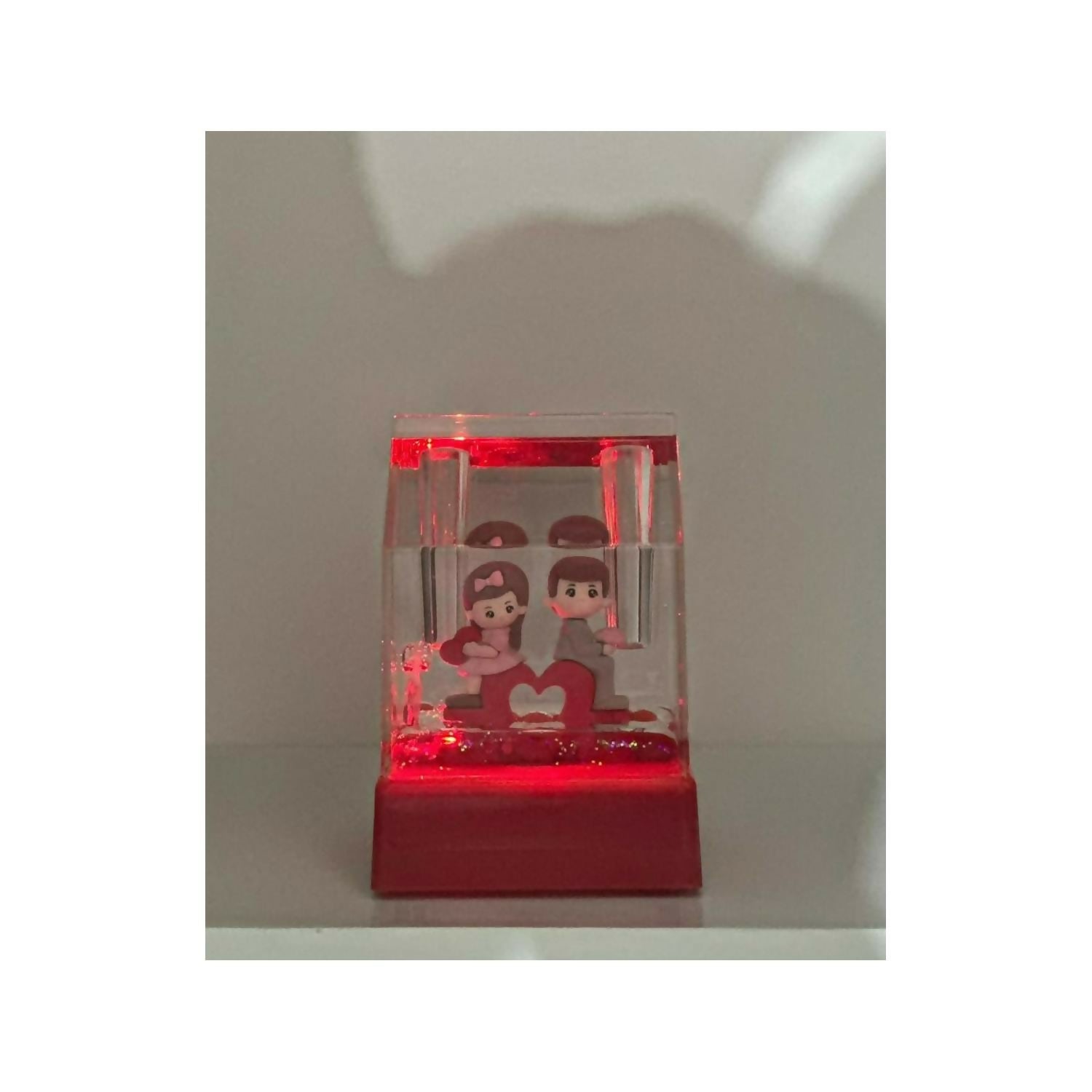 Romantic Couple Love Water Globe with Glitter Liquid and Cute Figurines – Decorative Desktop Showpiece with Love Heart Design – Perfect for Anniversary, Birthday, Wedding, Valentine’s Day and Romantic Gifts