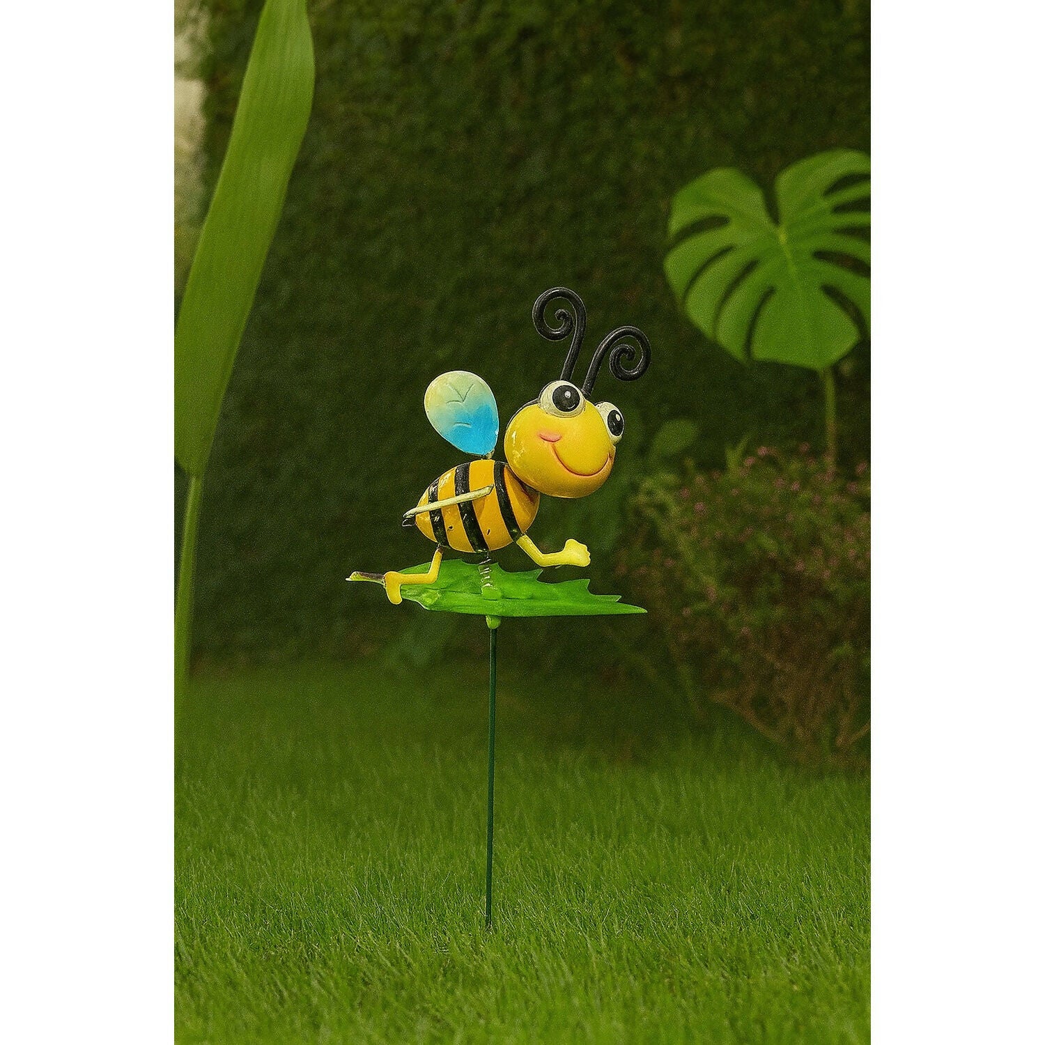 Cute Honey Bee Garden Stake for Outdoor Décor – Metal Bee Yard Ornament on Leaf Base (1 PC)