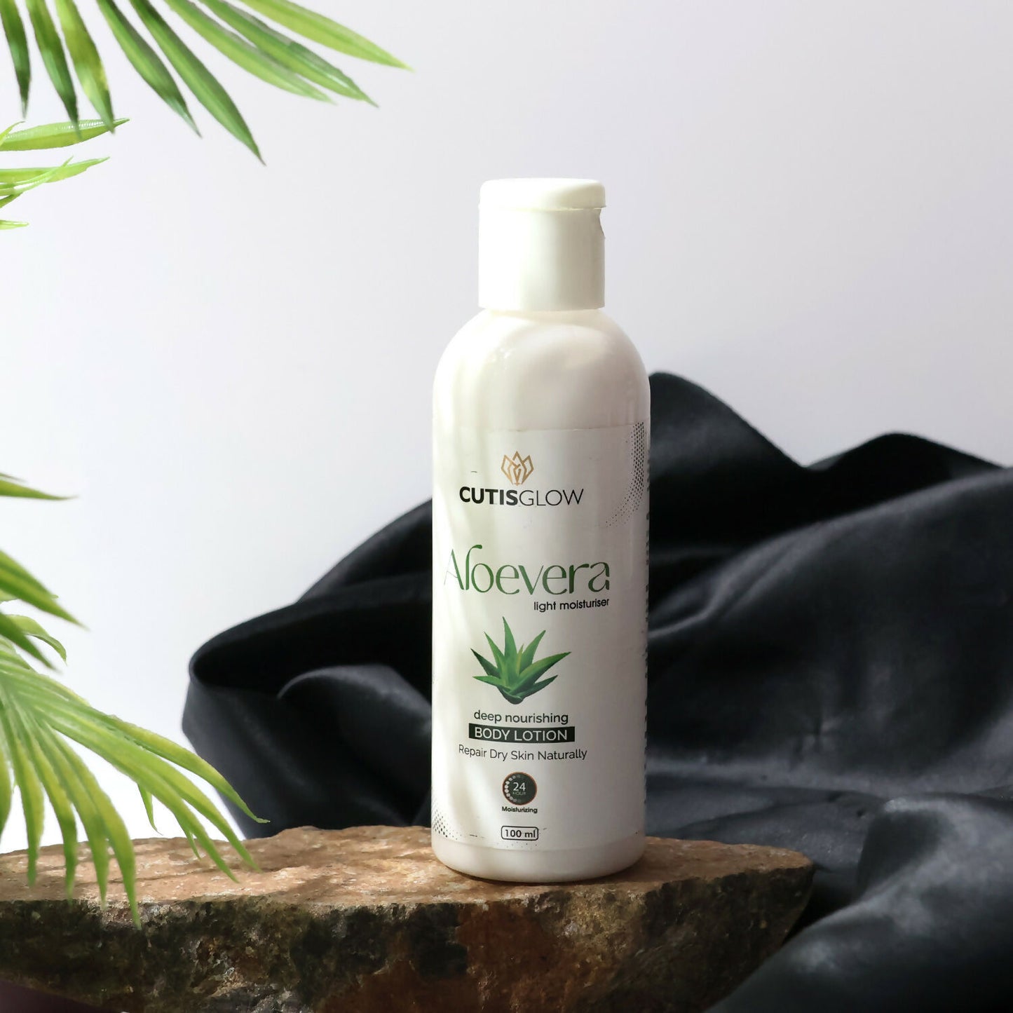 EyeletAloe Vera Deep Nourishing Body Lotion – Light Moisturizer for Hydrated & Soft Skin, Daily Skin Care with 24-Hour Moisturization (100ml)