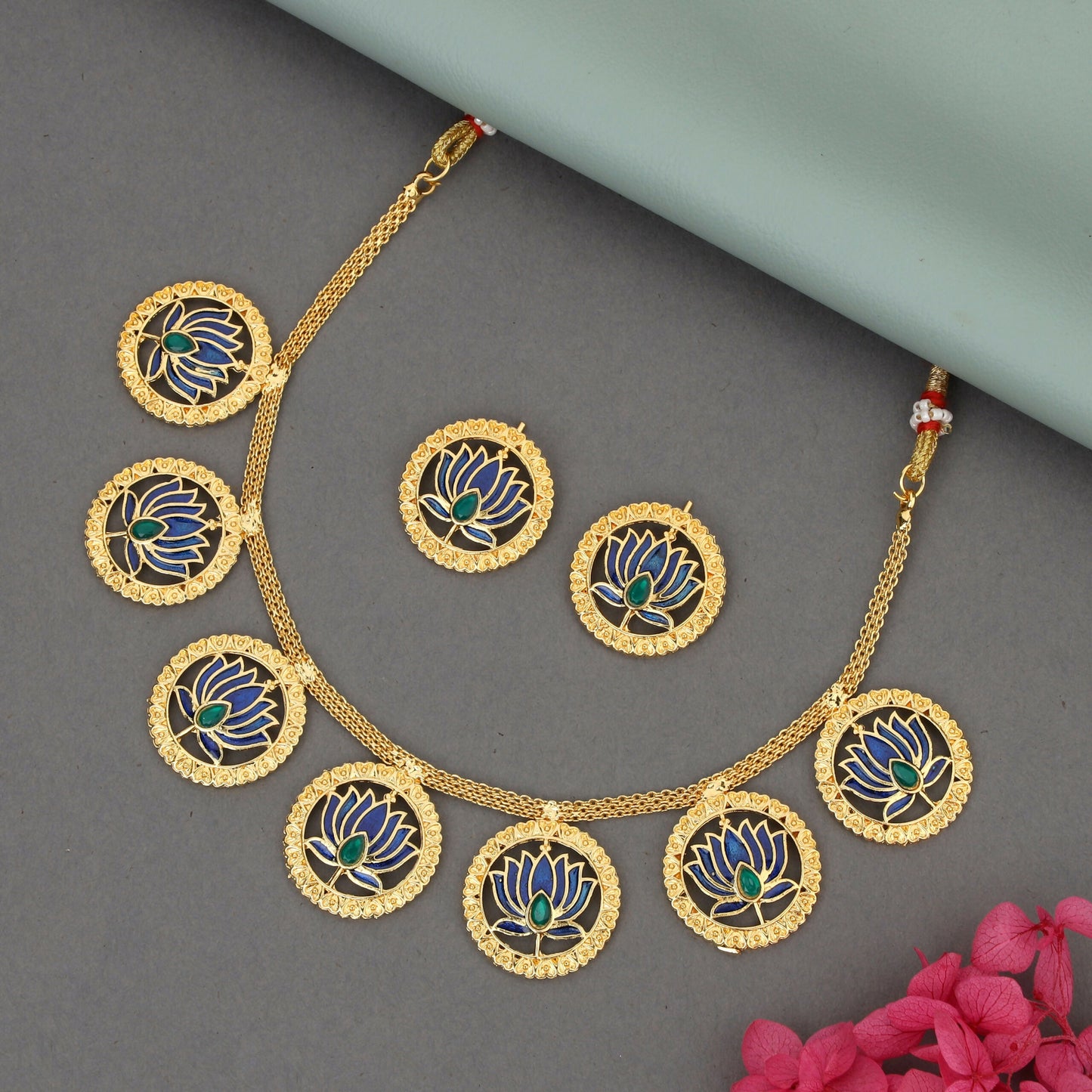 Heavy R Gold-Tone Traditional Filigree Choker Set