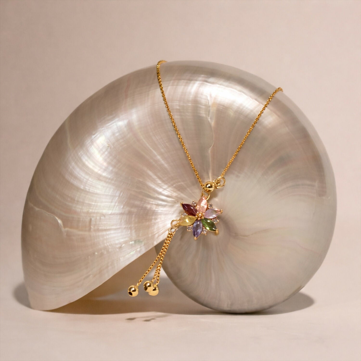 Gold-tone chain of the multicolor crystal flower pendant necklace