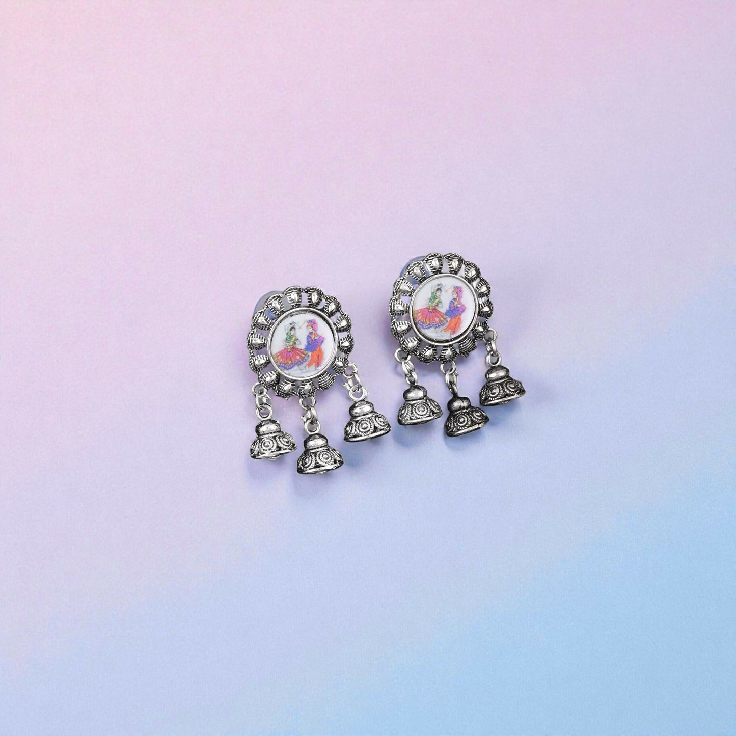 Bold Gold-Tone Black Stone Choker with Pearl Drops