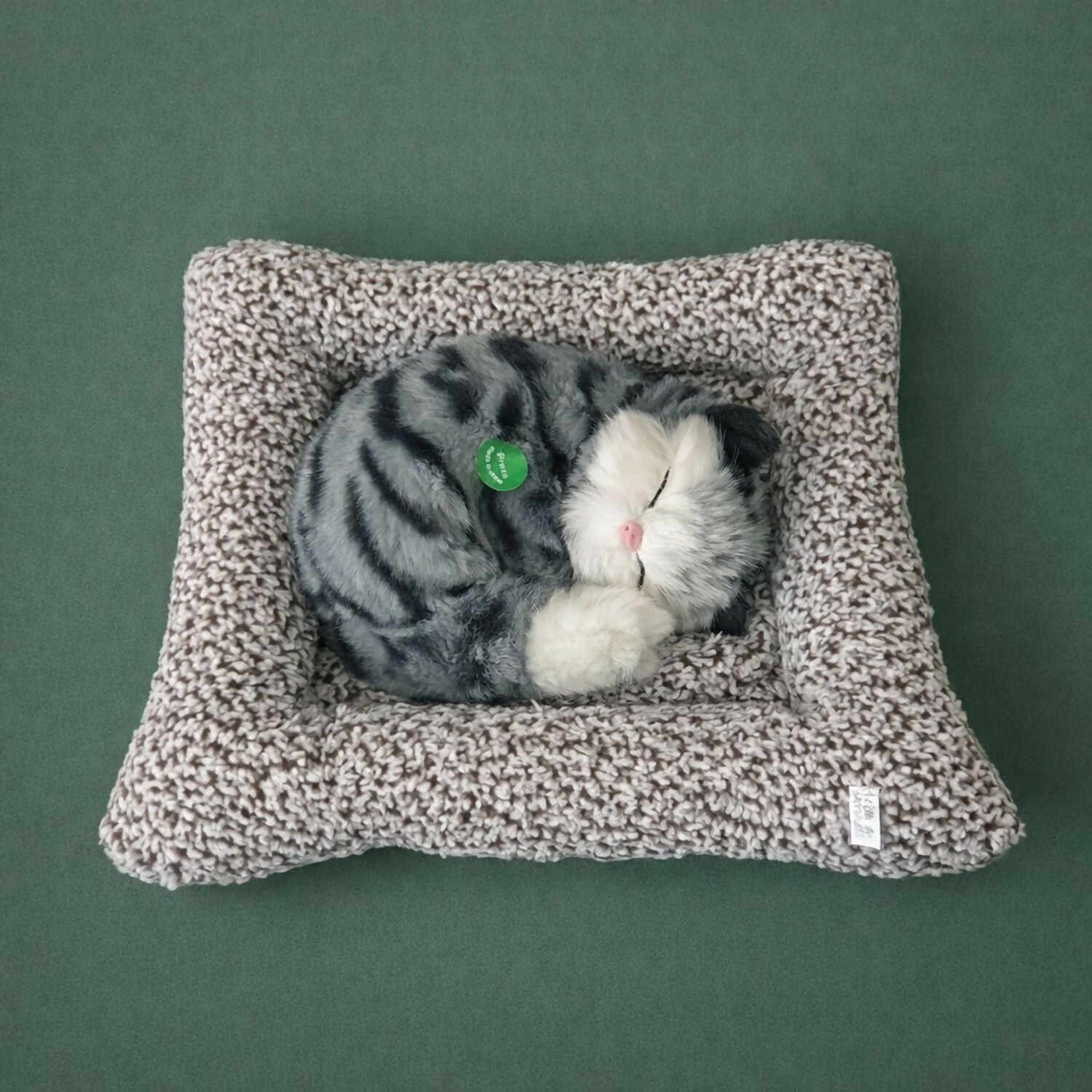 Sleeping Cat Plush Toy with Cushion for Car Dashboard, Home Decor Showpiece