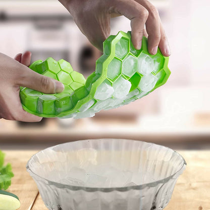 Honeycomb ice tray with lid levelling surface