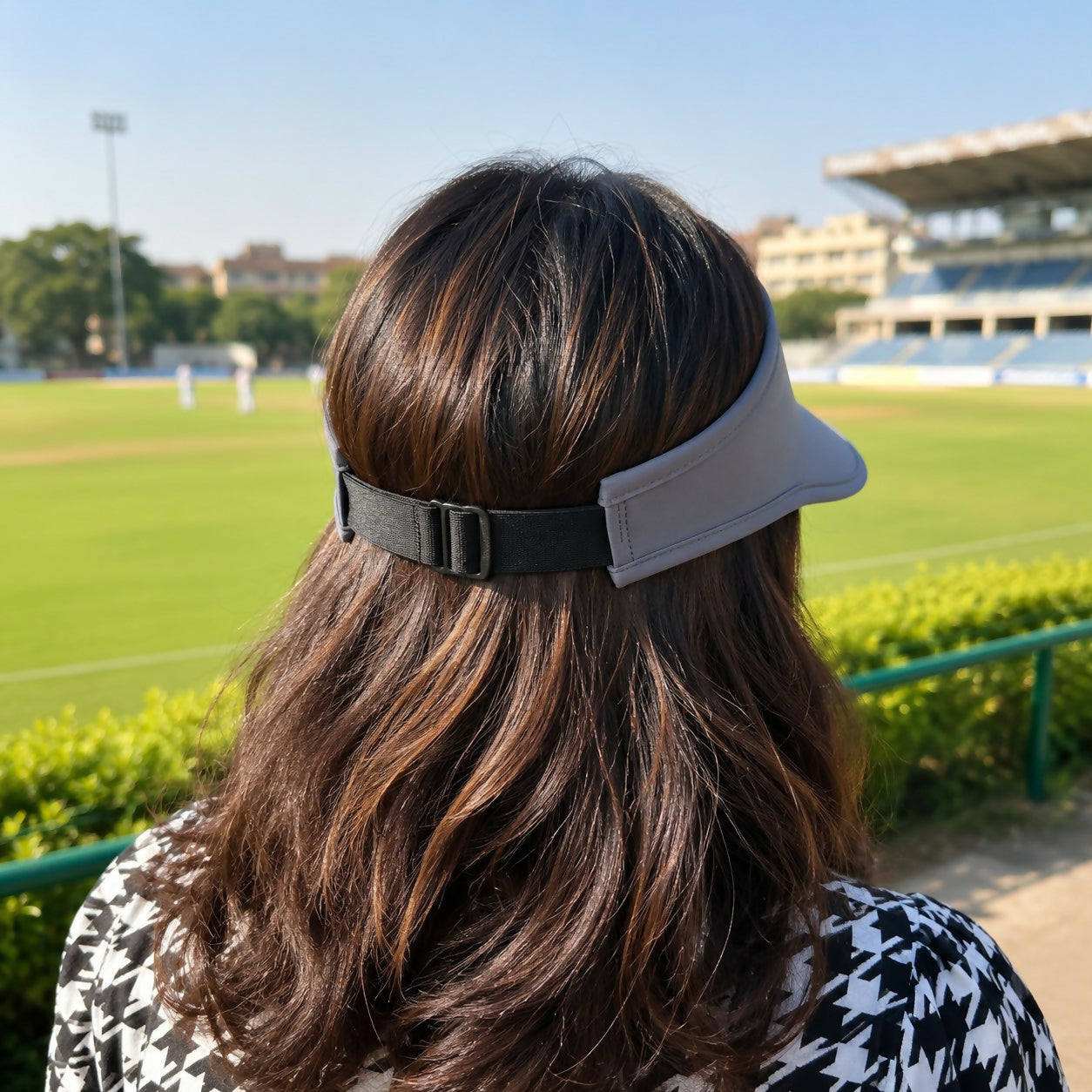 Women’s UV protection sun visor cap with breathable open top design