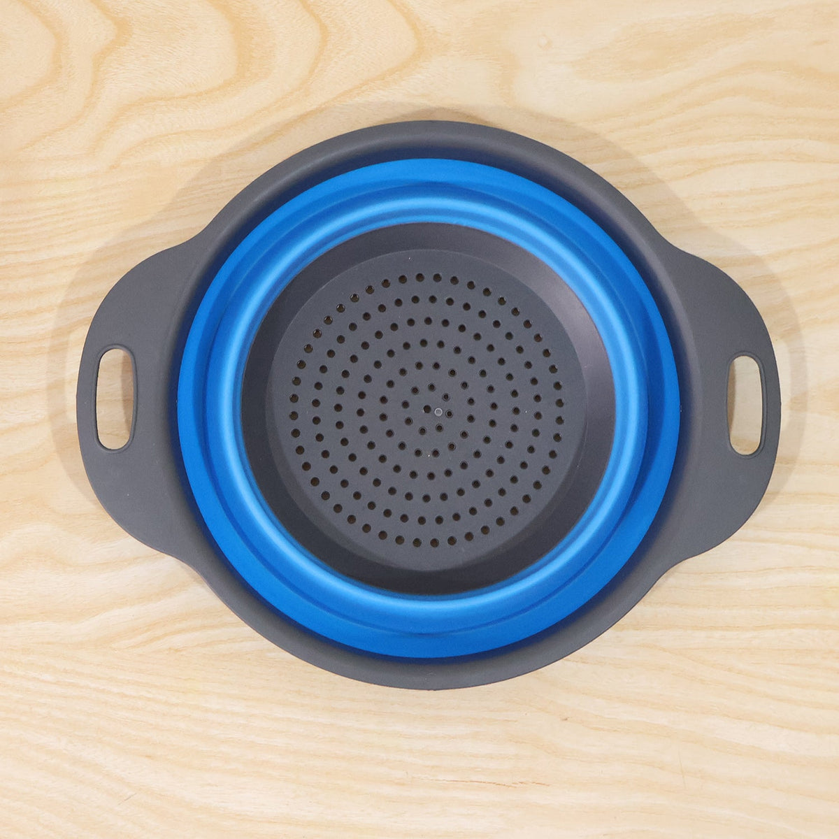 Silicone Collapsible Strainer – Space-Saving Kitchen Tool for Easy Draining - raw live camera photo