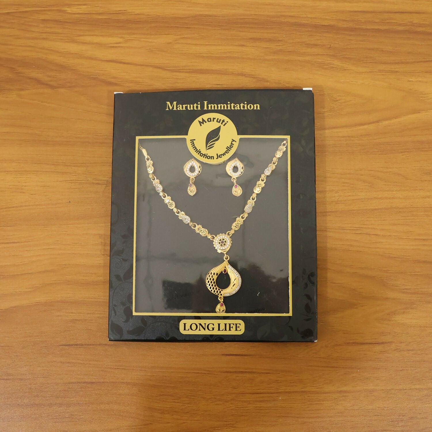 Elegant Gold-Tone Teardrop Pendant Necklace Set with Minimal Chain Design & Matching Earrings