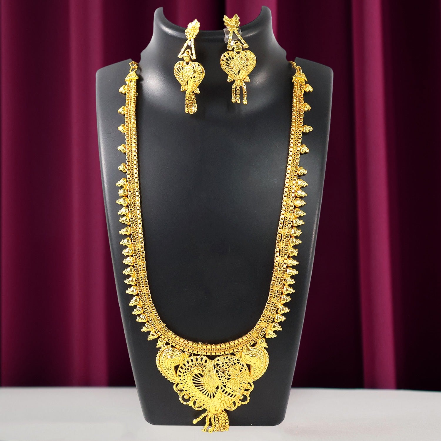 Beautiful Necklace With Matching Earrings Set Of 2 Piece