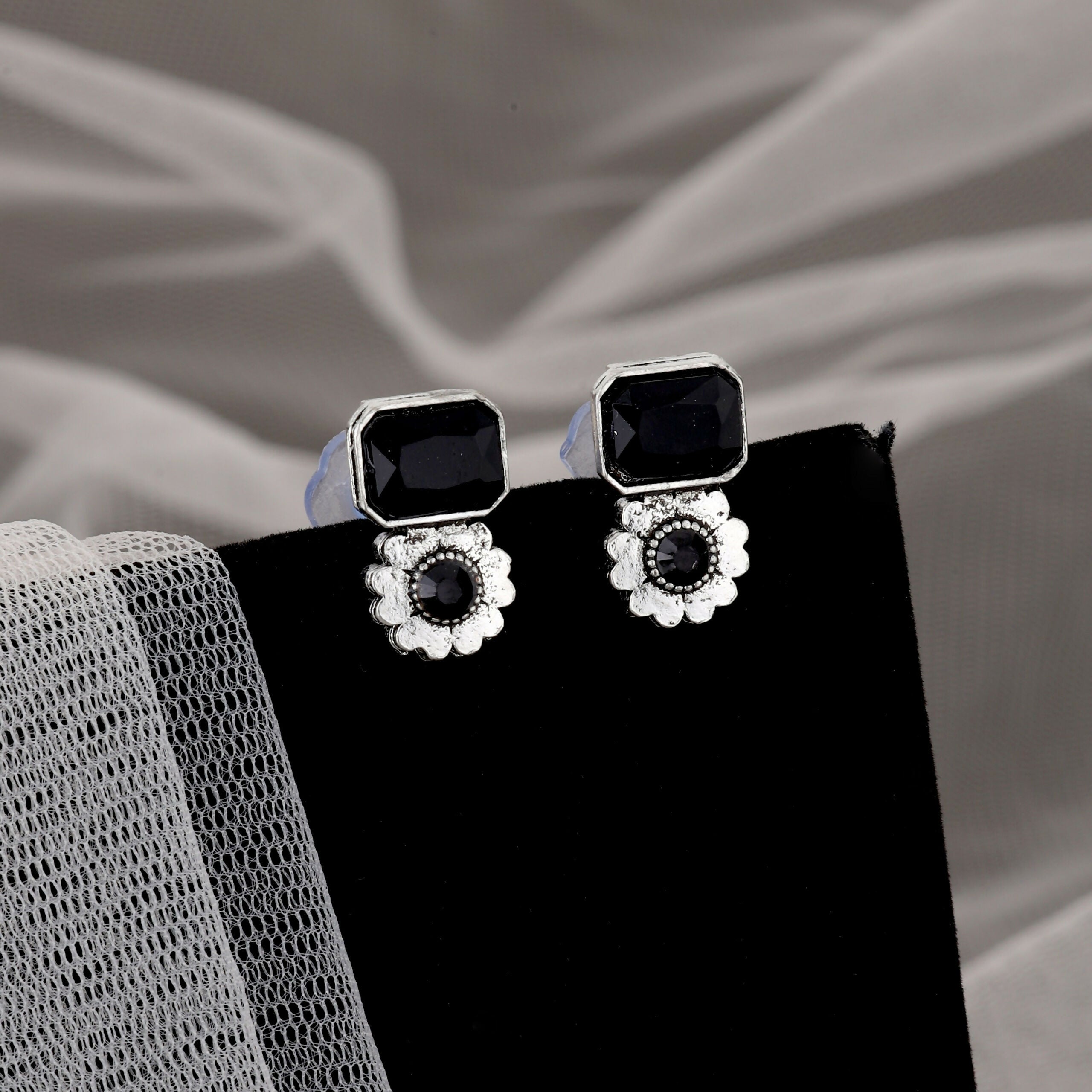 Silver-Toned Choker Set with Black Gemstones – Bold & Elegant