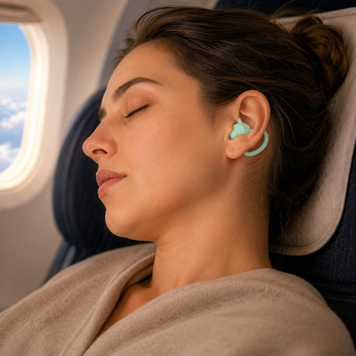 14794_silicone_noise_reduction_earplug_1pair lifestyle