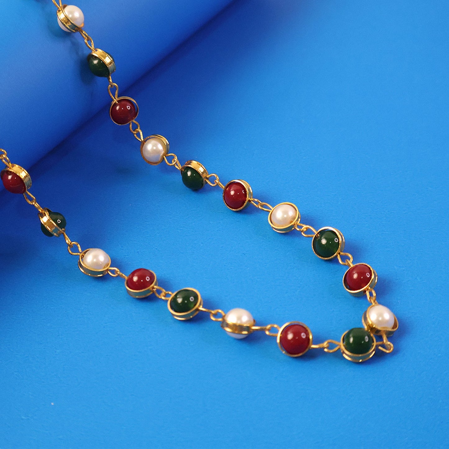 Multicolor Beaded Pearl Necklace – Elegant Red & Green Stone Accent