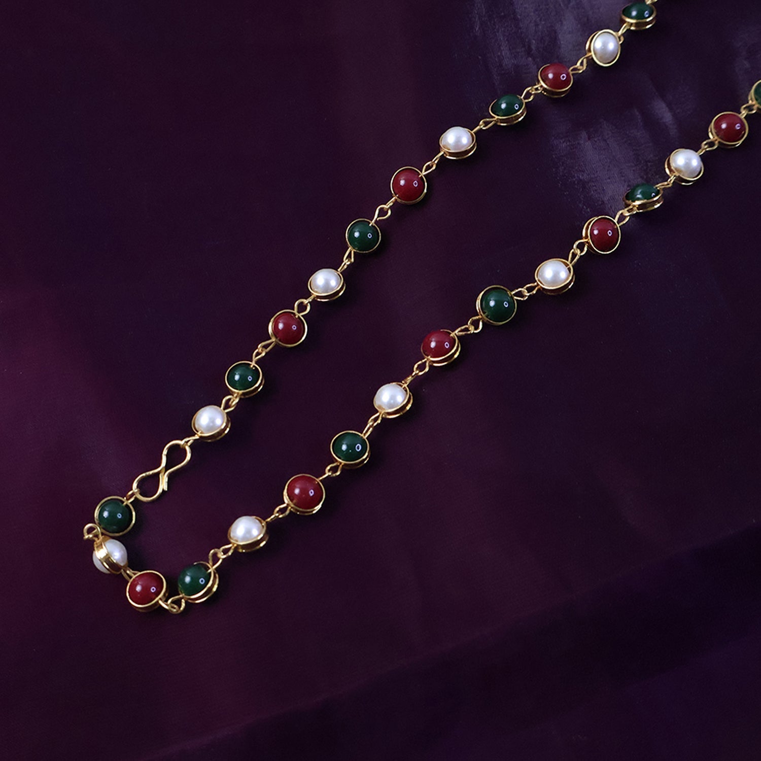 Multicolor Beaded Pearl Necklace – Elegant Red & Green Stone Accent