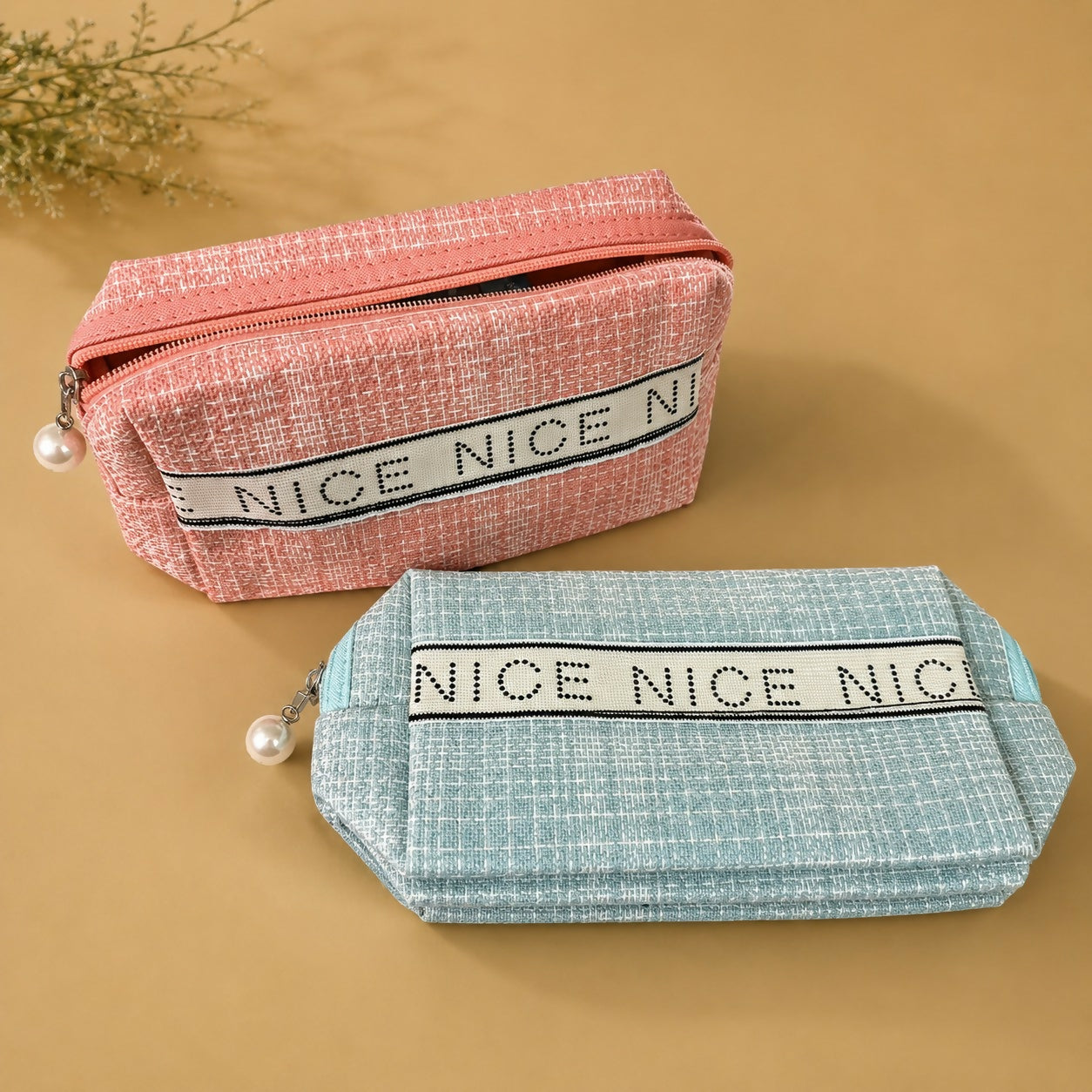 Compact makeup pouch suitable for handbags and backpacks