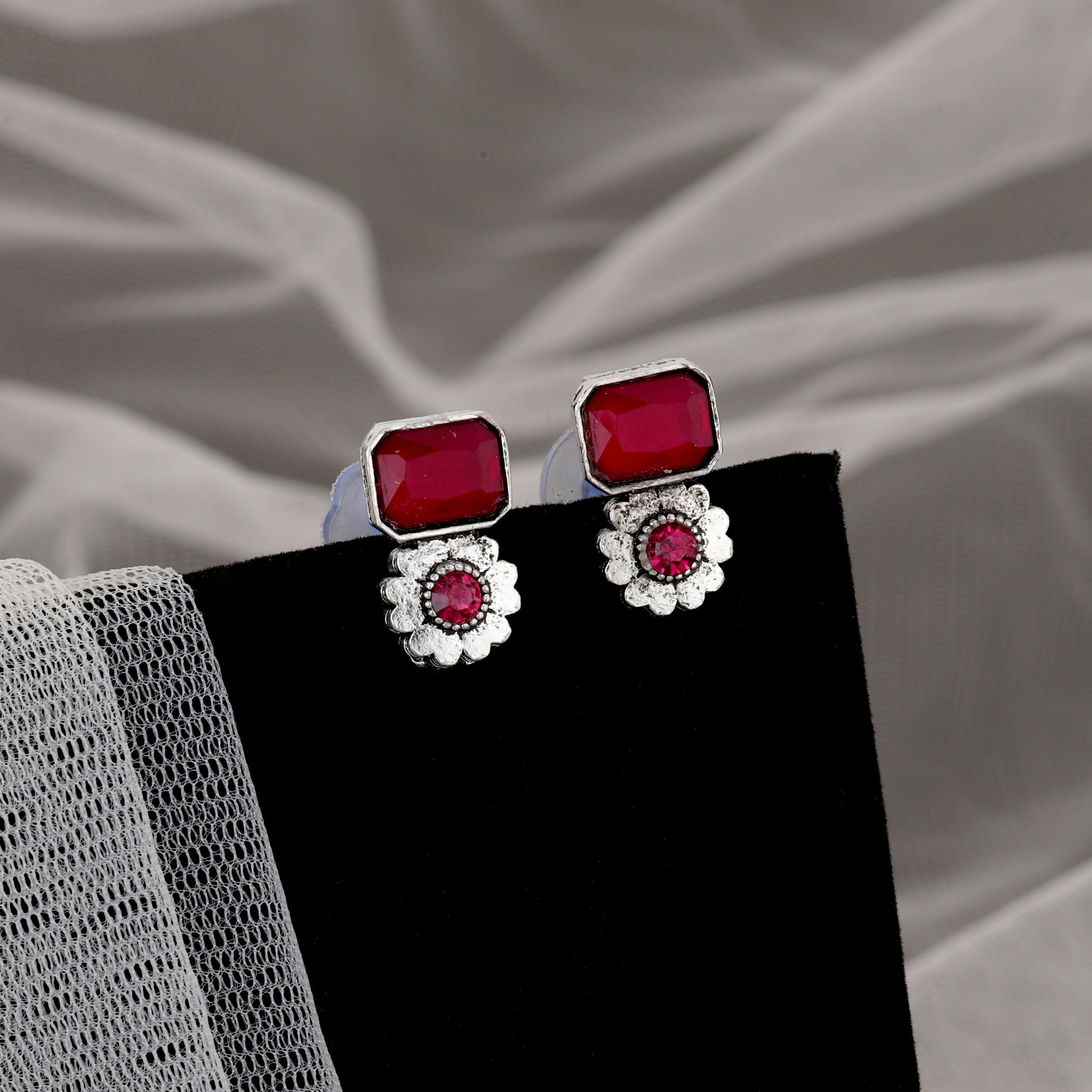 Silver-Toned Choker Set with Ruby Pink Stones – Vintage Elegance