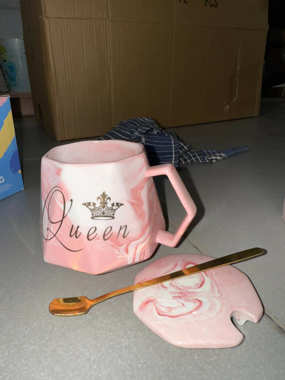 Queen Marble Ceramic Mug with Lid & Spoon | Premium Designer Coffee & Tea Cup for Women | Luxury Crown Print Gift Mug | Heat-Retaining Lid | Elegant Geometric Shape | Perfect Gift for Wife, Girlfriend, Sister & Mom (Queen Edition)