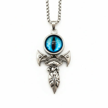 Pendant chain clasp detail