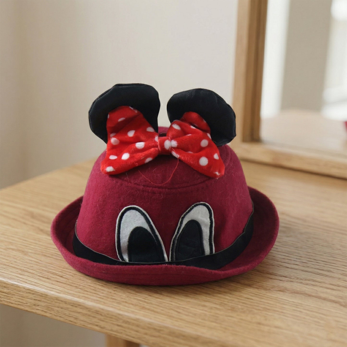 Mixed design bucket cap angle view