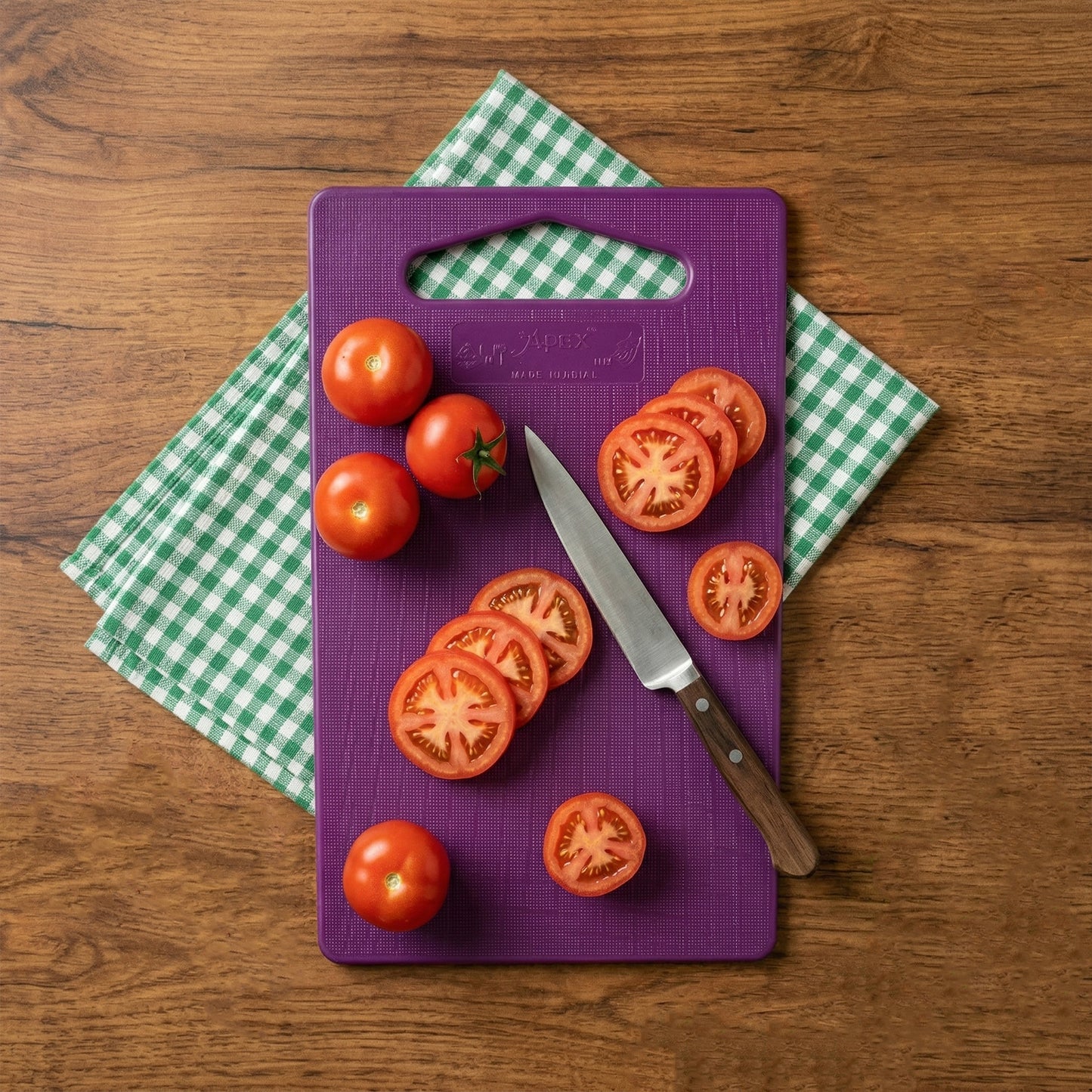 Knife-friendly surface of Supermom cutting board
