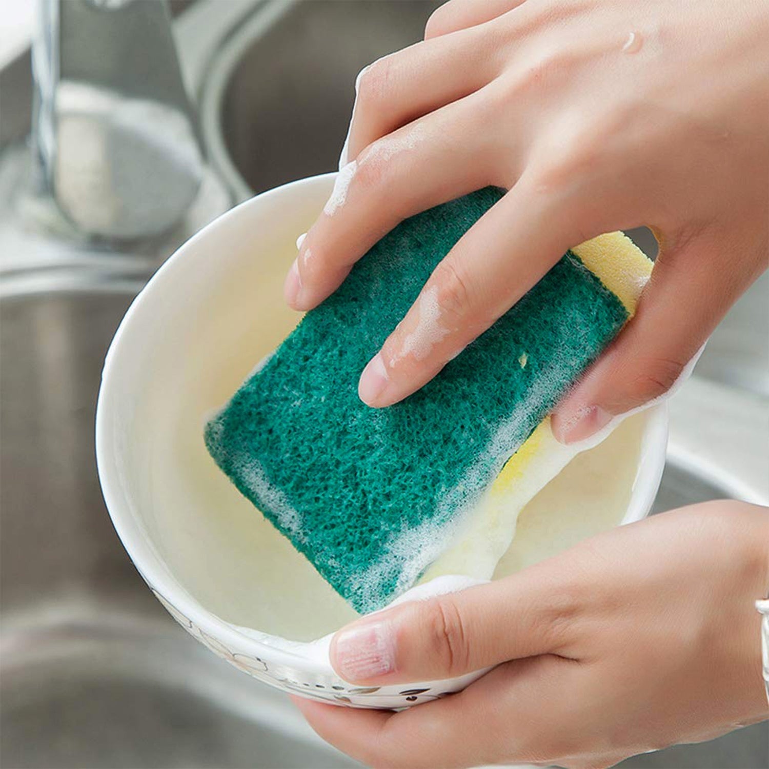 2-in-1 Multi-Purpose Scrub Sponge – Wear Resistant Dish & Furniture Cleaner (1 Pc)