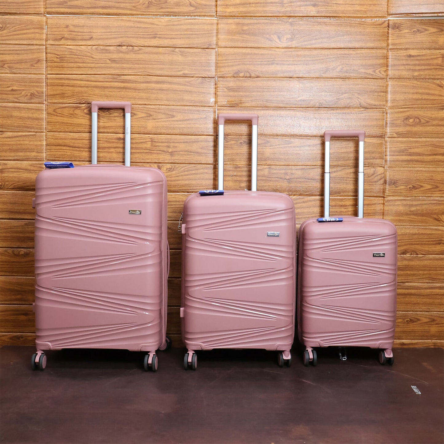 Handling rose gold cabin trolley suitcase with comfortable adjustable handle