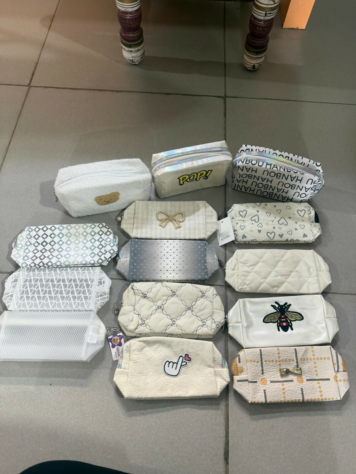 Assorted stylish designs of multipurpose zipper organizer pouches