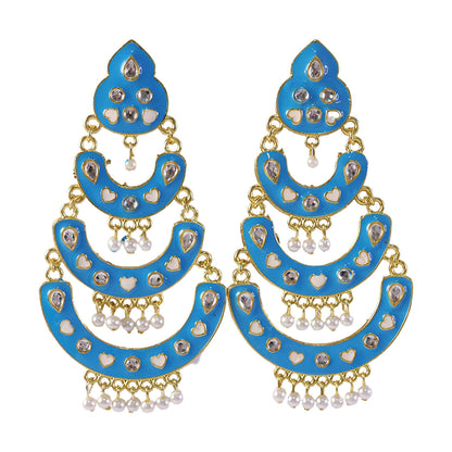 Gold-tone borders and heart details on chandbali earrings