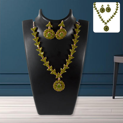 Elegant Pista Green Necklace Set