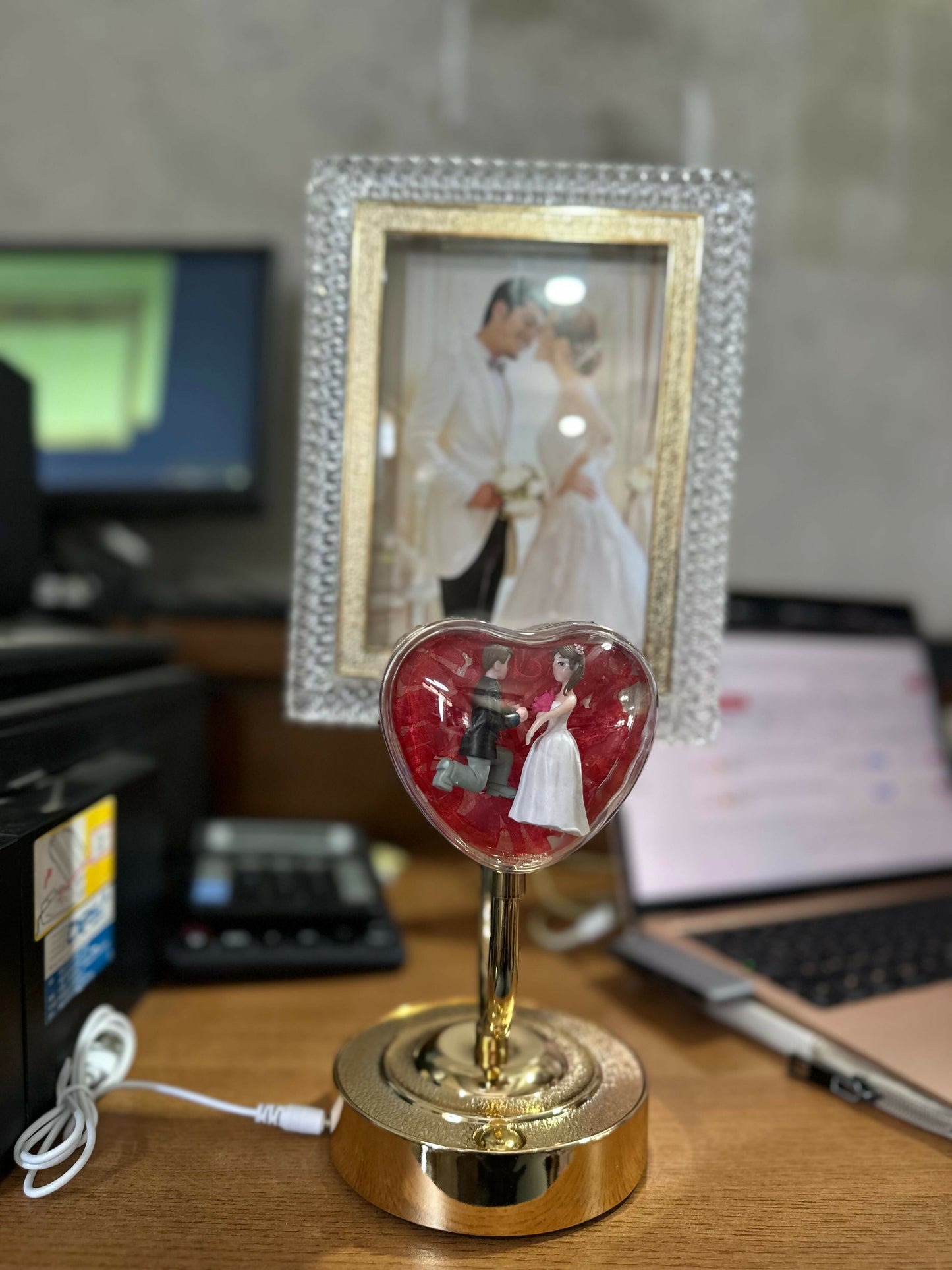LED Heart Couple Photo Frame Lamp with Decorative Stand