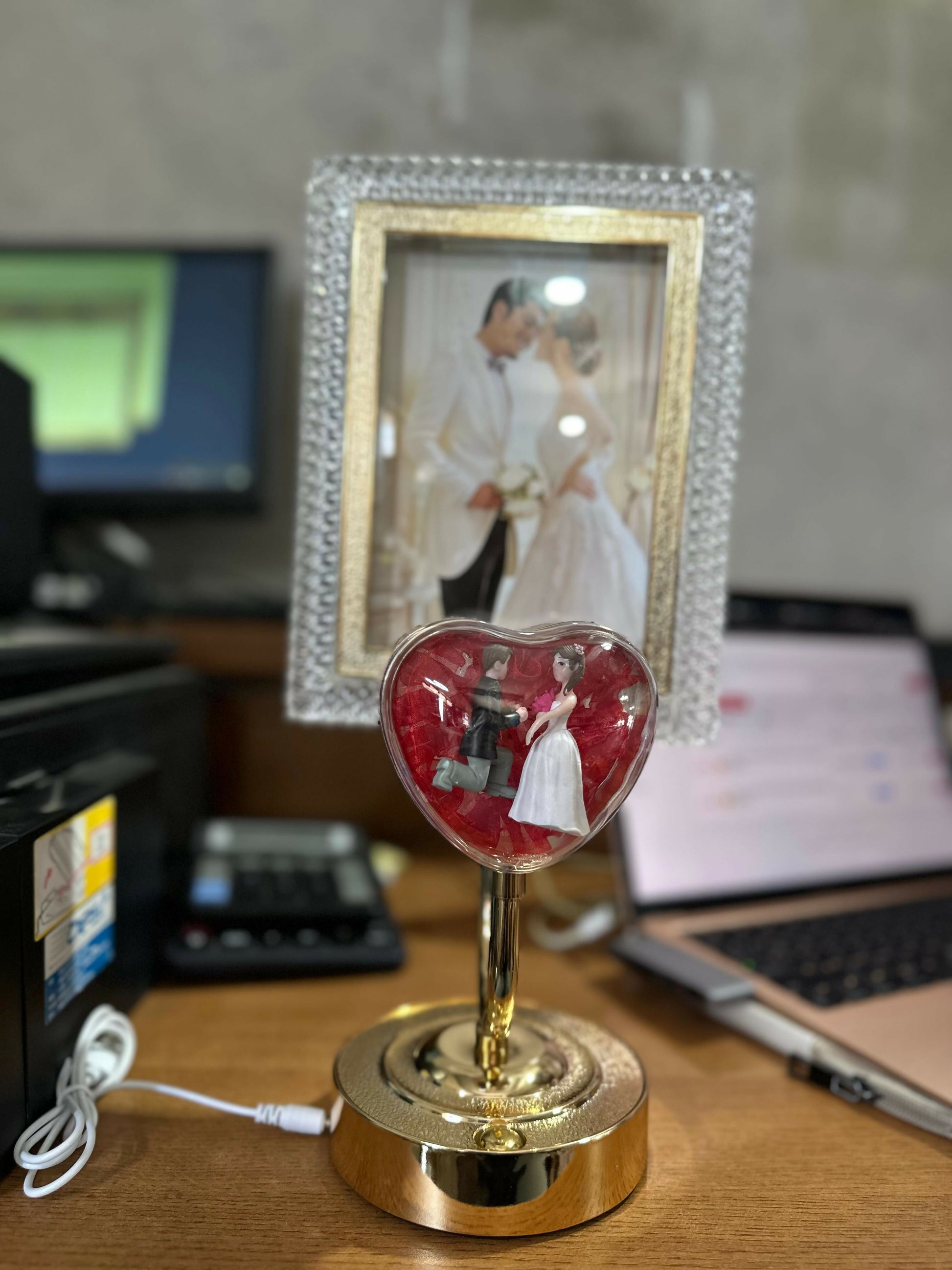LED Heart Couple Photo Frame Lamp with Decorative Stand