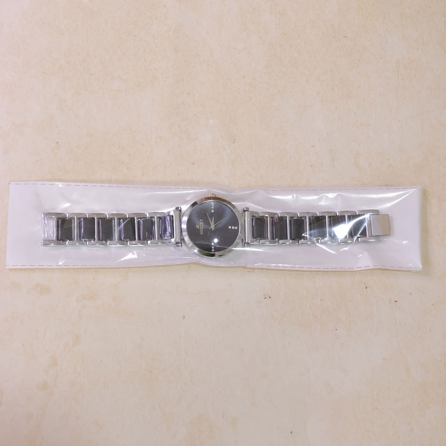 Black Round Shape Dial Watch with Silver Metal Strap Design for Women