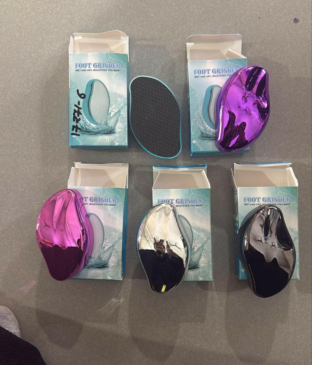 Reusable Foot Care Scrubber for Callus Removal and Smooth Skin Maintenance(ANYCOLOR)