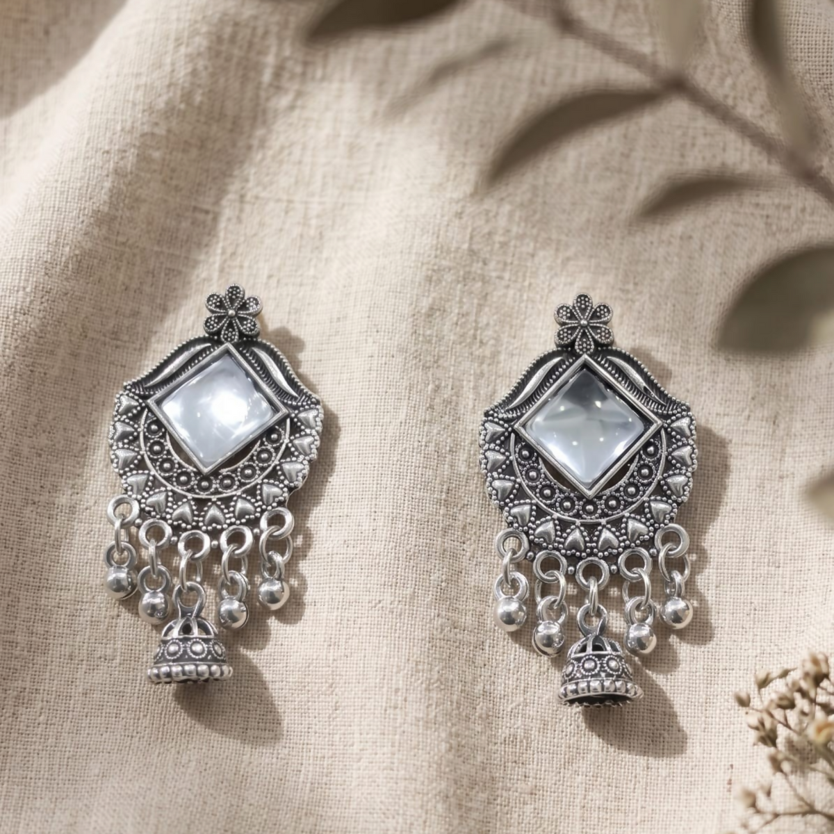 1472